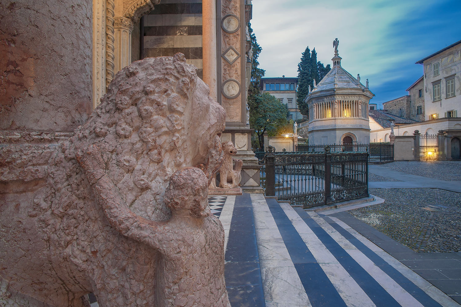 Bergamo By Tuk Tuk Città Alta Battistero Copia