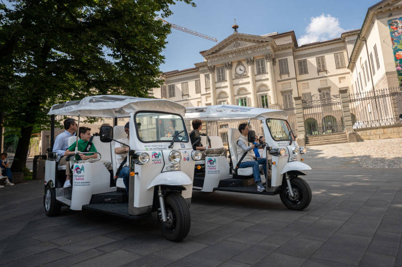 Tour In Tuk Tuk Accademia Carrara A Bergamo